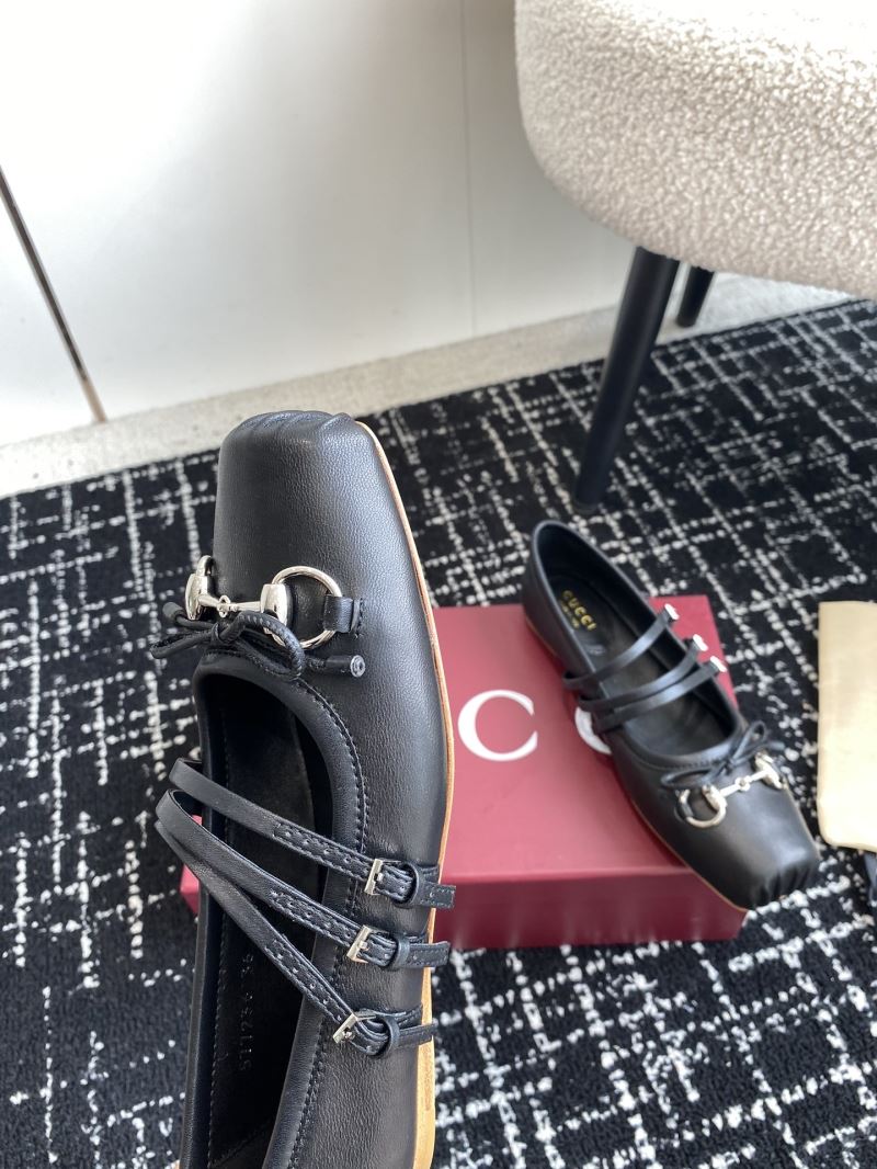 Gucci Flat Shoes